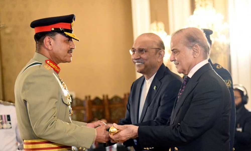 President-and-PM-confer-baton-of-the-Field-Marshal-on-COAS-Asim-Munir