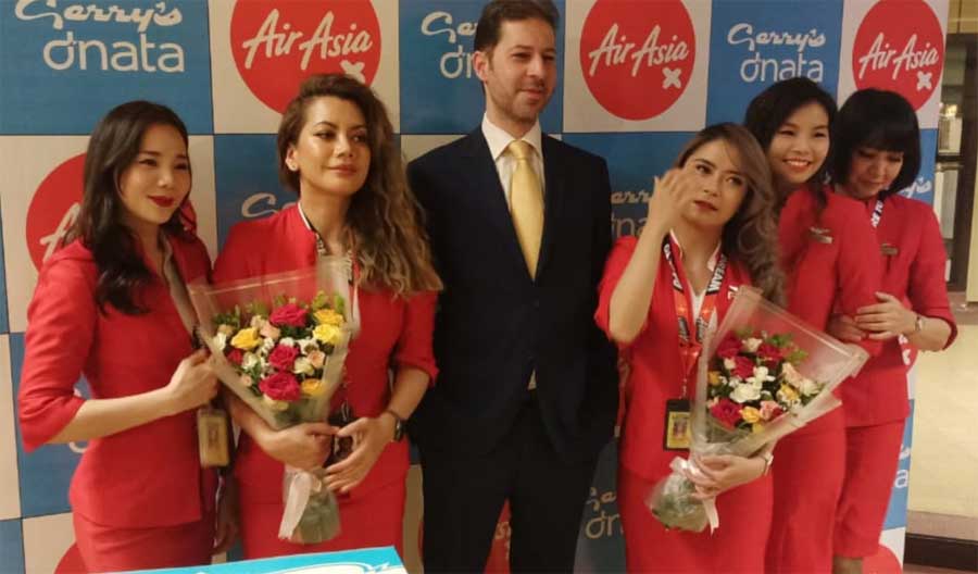 First-flight-of-Malaysia's-budget-airline-AirAsia-X-arrives-Karachi-and-gets-water-salute-last-night