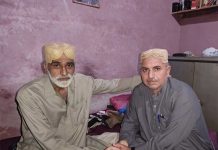 Niaz Hussain Leghari visits Zawwar Abdul Sattar Dars to inquire after his health