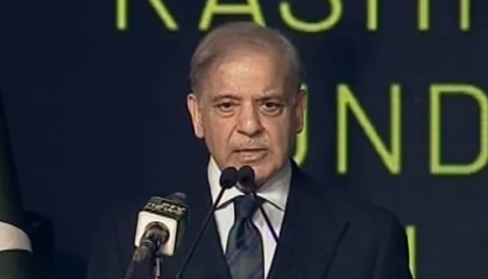 PM Shehbaz Offers PTI Talks if Long March Ends PM Shehbaz Offers PTI Talks if Long March Ends