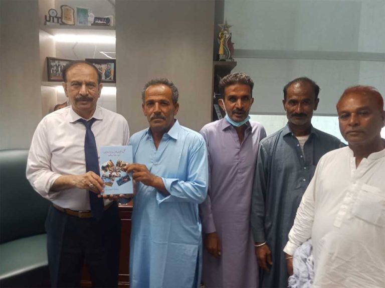 KARACHI: Brig (R) Syed Karrar Hussain Abidi resents his book