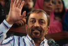 Farooq Sattar urges govt to revisit economic policies after Karachi family tragedy