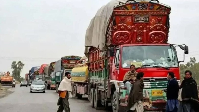 Goods Transporters Announce Nationwide Wheel-Jam Strike from October 10 Goods Transporters Announce Nationwide Wheel-Jam Strike from October 10