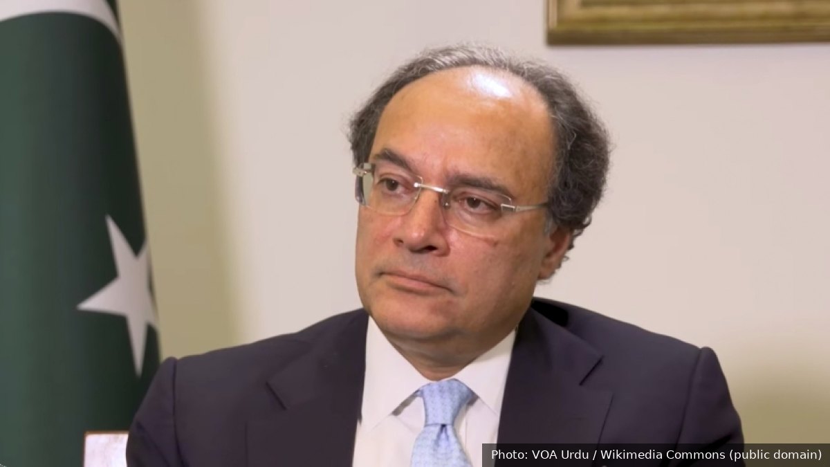 Aurangzeb outlines debt management measures at Bangkok panel